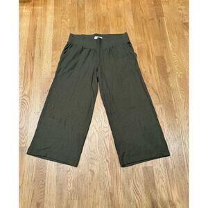 Koolaburra by Ugg wide leg crop ribbed pockets pants Medium